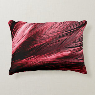 Cojín Decorativo Hermosas plumas rojas abstractas sobre fondo oscur