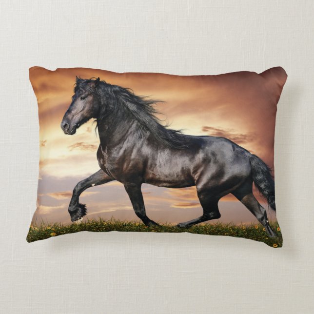 Cojín Decorativo Hermoso caballo negro (Reverso)
