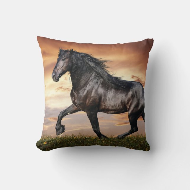 Cojín Decorativo Hermoso caballo negro (Anverso)