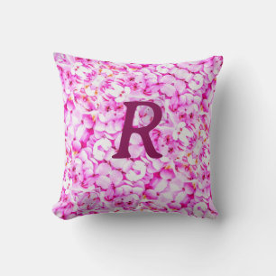 Cojín Decorativo Hidrangia violeta contra fondo oscuro