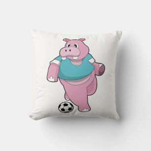 Cojín Decorativo Hipopótamo como jugador de fútbol con fútbol.PNG