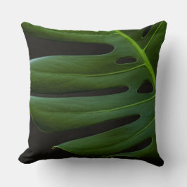 Cojín Decorativo Hoja de Monstera de cerca y personal