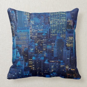 Cojín Decorativo Horizonte de NYC, opinión de alto ángulo en la