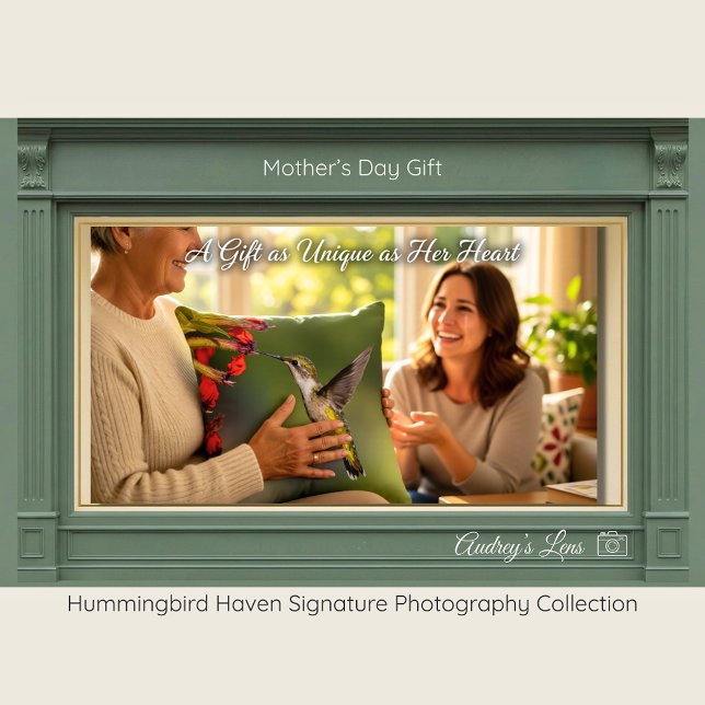 Cojín Decorativo Hummingbird In Flight Gift for Mom | Throw Pillow  (Subido por el creador)