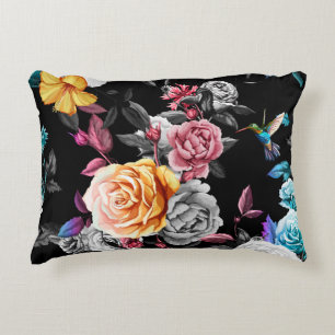 Cojín Decorativo Hummingbird, rosas: fondo negro acuarela