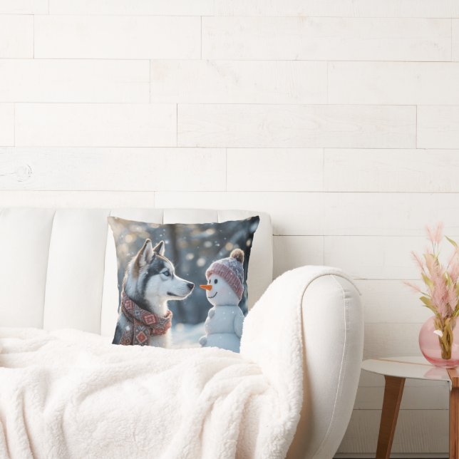 Cojín Decorativo Husky siberiano mirando a un hombre de nieve (Sofá)