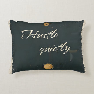 Cojín Decorativo Hustle Quietamente - Minimalista Cita Motivacional