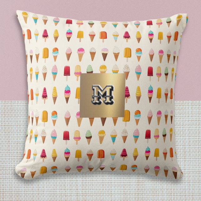 Cojín Decorativo Ice Cream Lollies Monogramo Retro Patterado Cute (A cute monogrammed throw pillow, with colorful pattern of ice cream cones and ice lollies)