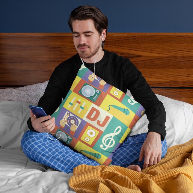 Cojín Decorativo Icónico de jockey de disco profesional diseñado (Subido por el creador)