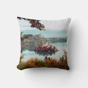 Cojín Decorativo Iglesia de Asunción en el Lago Bled Eslovenia en e