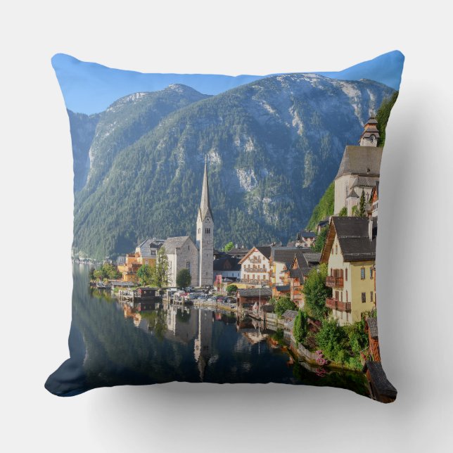 Cojín Decorativo Iglesia y pueblo de Hallstatt, Austria con Alpes (Anverso)
