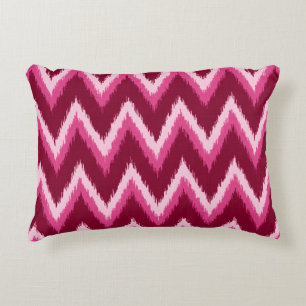 Cojín Decorativo Ikat Chevron Stripes - Burqundy, Rosa y rosa