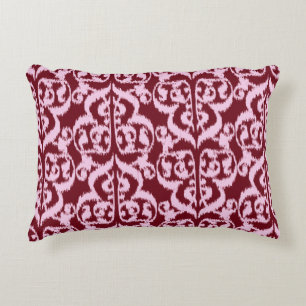 Cojín Decorativo Ikat Damask morisco - burdeos y rosa.