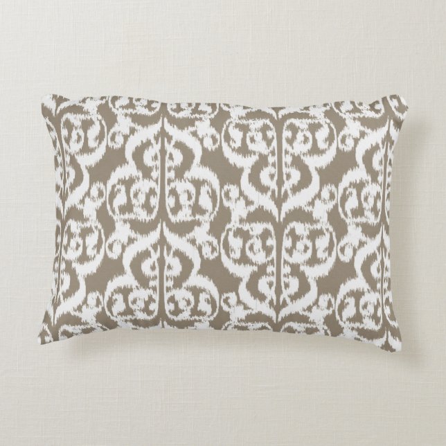 Cojín Decorativo Ikat Moorish Damask - taupe tan y blanco (Reverso)