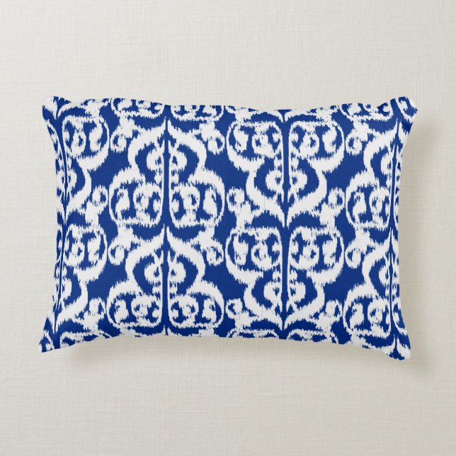 Cojín Decorativo Ikat Morish Damask - azul cobalto y blanco (Reverso)