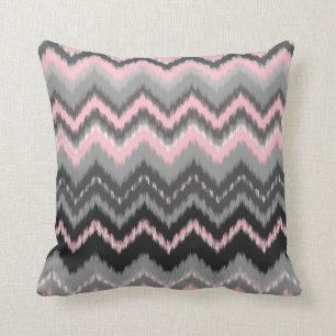 Cojín Decorativo Ikat rosado y gris Chevron