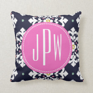 Cojín Decorativo Ikat y monograma rosado