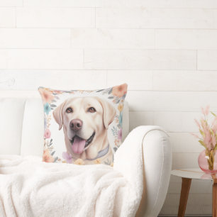 Cojín Decorativo Ilustración caprichosa de Labrador Retriever flora
