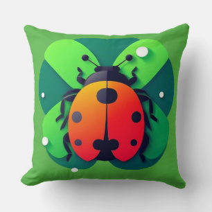 Cojín Decorativo Ilustración Colorida de Mariquita en Hoja de Trébo