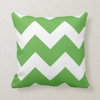 Cojín Decorativo Impresión de Chevron grande verde y blanco