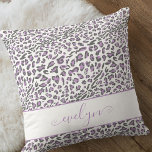 Cojín Decorativo Impresión de leopardo animal Lilac Gray White pers<br><div class="desc">almohada Leopard Print. Diseño moderno y siempre popular de impresión animal en blanco y gris lila,  a ambos lados y personalizado con tu nombre en la parte delantera.</div>