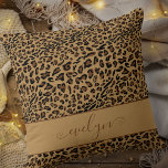 Cojín Decorativo Impresión de leopardo animal Marrón y Negro person<br><div class="desc">almohada Leopard Print. Diseño moderno y siempre popular de impresión animal en marrón y negro,  a ambos lados y personalizado con tu nombre en la parte delantera.</div>