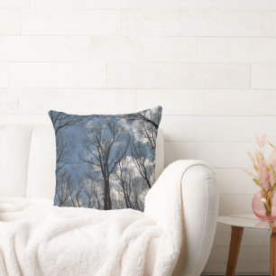 Cojín Decorativo Impresionante Tulip Poplar Trees Nublado Cielo