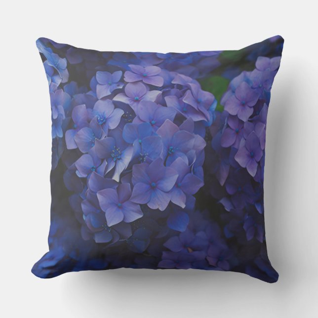 Cojín Decorativo Indigo Hydrangea Dusk Throw Pillow (Anverso)