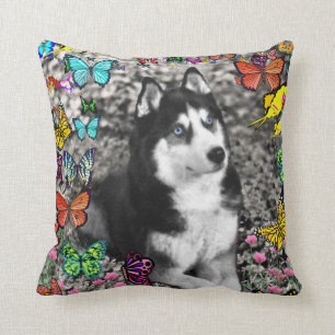 Cojín Decorativo Irie el husky siberiano en mariposas