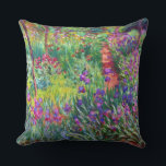 Cojín Decorativo Iris Garden at Giverny Claude Monet Bella Artes<br><div class="desc">El Iris Garden de Giverny fue pintado por el pintor impresionista francés Claude Monet en 1900,  mostrando su casa al fondo y su hermoso jardín de iris.</div>