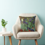 Cojín Decorativo Irises de Vincent van Gogh, Arte de Jardín Vintage<br><div class="desc">Irises (1889) de Vincent van Gogh es un bello arte vintage post impresionsionismo paisaje floral con un jardín con iris morado barbudo cultivado por amapolas naranjas. Una sola flor blanca de iris está floreciendo al borde. Sobre el artista: Vincent Willem van Gogh (1853-1890) fue uno de los pintores más famosos...</div>