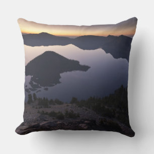 Cojín Decorativo Isla Wizard al amanecer, Parque Nacional Lago del