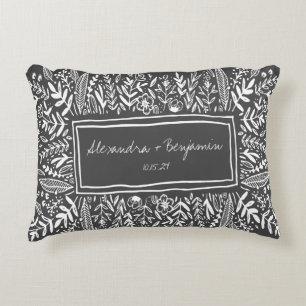 Cojín Decorativo Jardín Floral con Borde Negro Bodas Personalizadas
