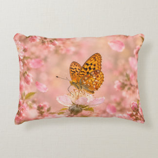 Cojín Decorativo Jardín floral de mariposa rosa