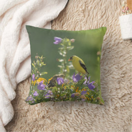 Cojín Decorativo Jilguero en una flor de campanilla