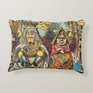 Cojín Decorativo Juicio de Alicia al Knave de Corazones Vintage