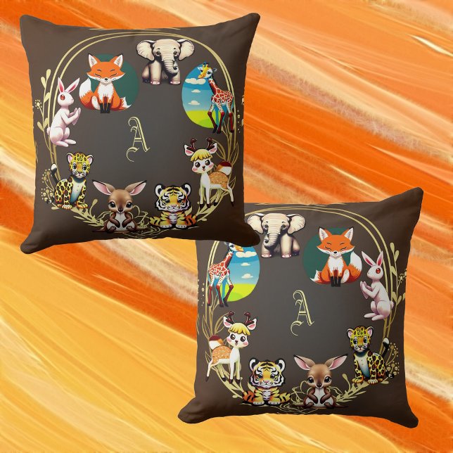 Cojín Decorativo Jungle Safari Animal Kingdom Dark Woods Monograma (Jungle Safari Animal Kingdom Dark Woods Monogram Throw Pillow)