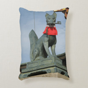 Cojín Decorativo Kitsune キツネ (Zorro) con llave en la boca