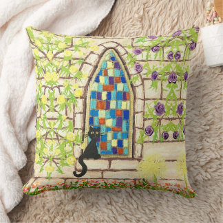 Cojín Decorativo Kitty en una ventana