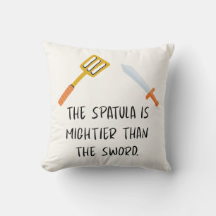 Cojín Decorativo La Espatula es más poderosa que la Espada