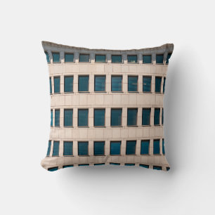 Cojín Decorativo La fachada del edificio moderno de forma rectangul