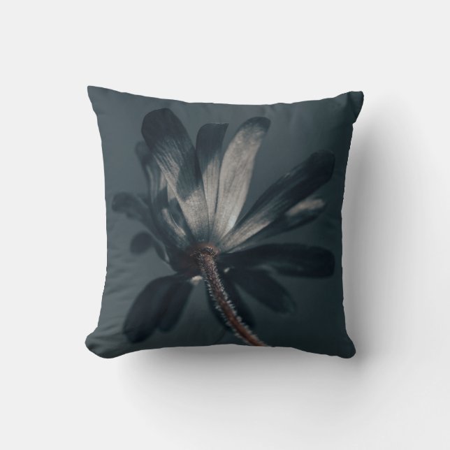 Cojín Decorativo La Flor Deliciosamente Oscura (Anverso)