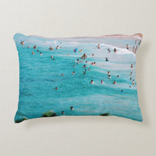 Cojín Decorativo La gente nadando en la playa