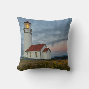 Cojín Decorativo la luz más antigua de Oregon en Cape Blanco State