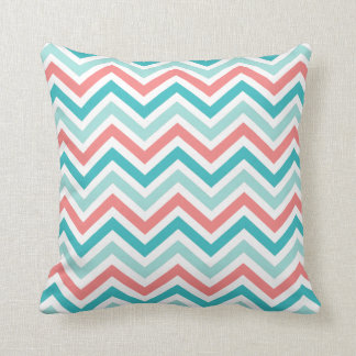 Cojín Decorativo La menta coralina Chevron de la aguamarina raya el