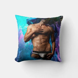 Cojín Decorativo La protuberancia cósmica de ropa interior de hombr