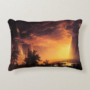 Cojín Decorativo La puesta de sol de Albert Bierstadt en el valle d