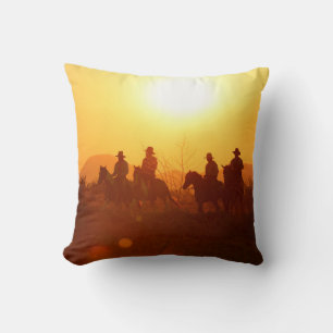 Cojín Decorativo La silueta del jinete como vestuario de vaquero co