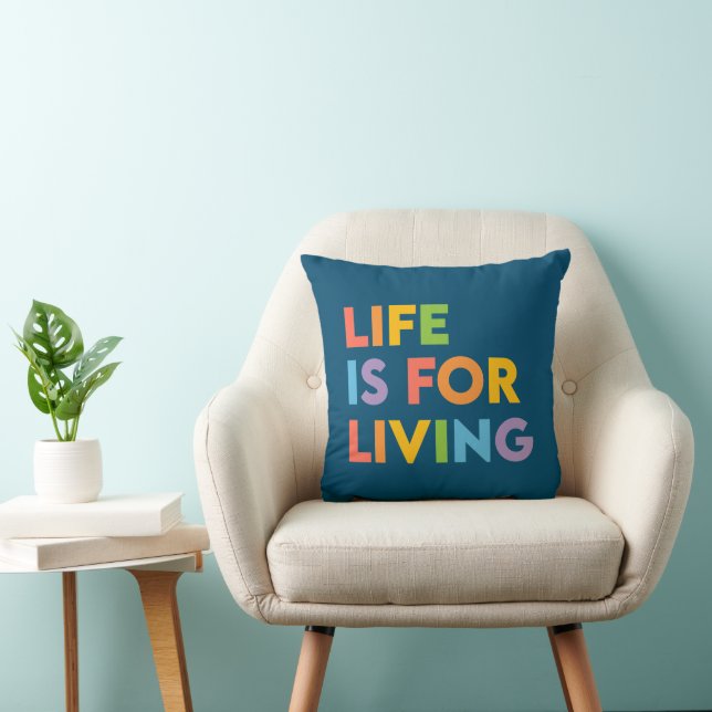 Cojín Decorativo La vida es para vivir (Silla)