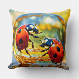 Cojín Decorativo Ladybugs en una gota de agua